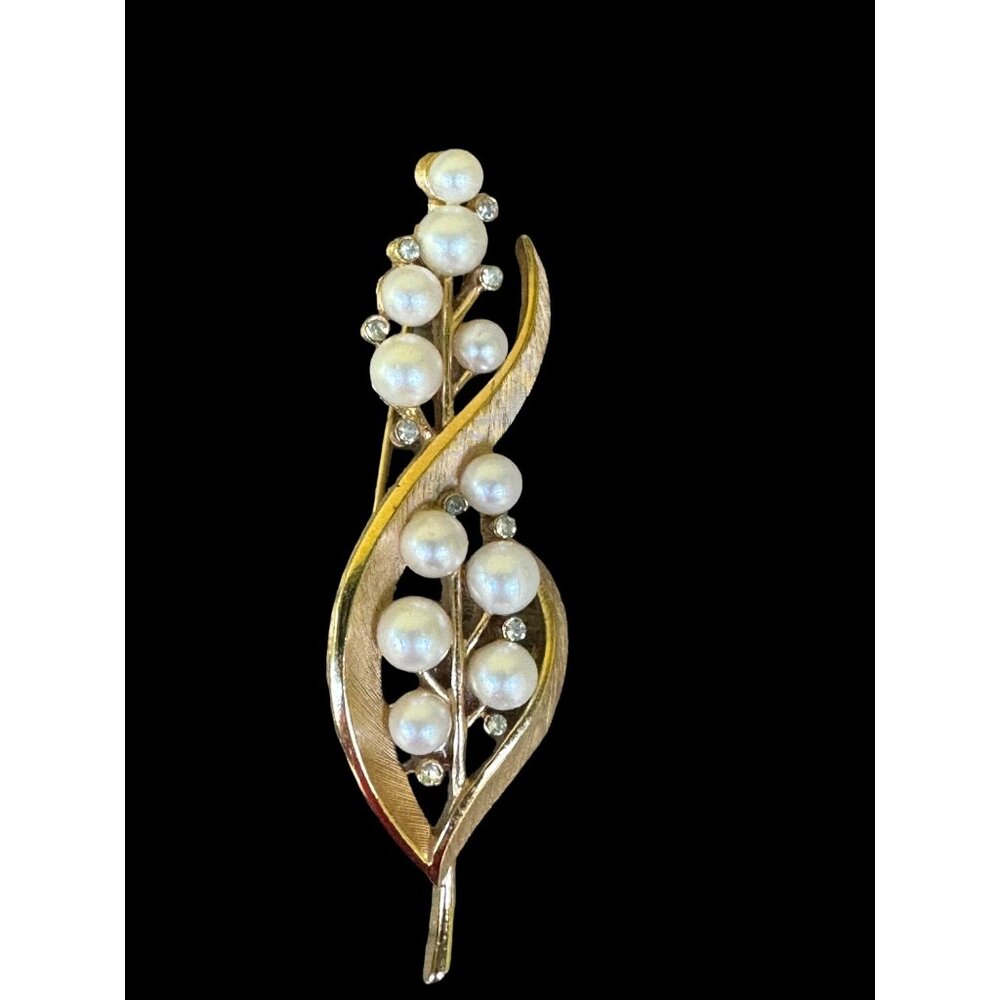 Signed TRIFARI Crown Faux Pearls Rhinestones Gold Toned Brooch